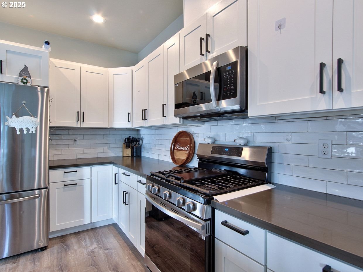 1701 South Alpine Street Cornelius, OR 97113 - Photo 12 of 48 Kitchen
