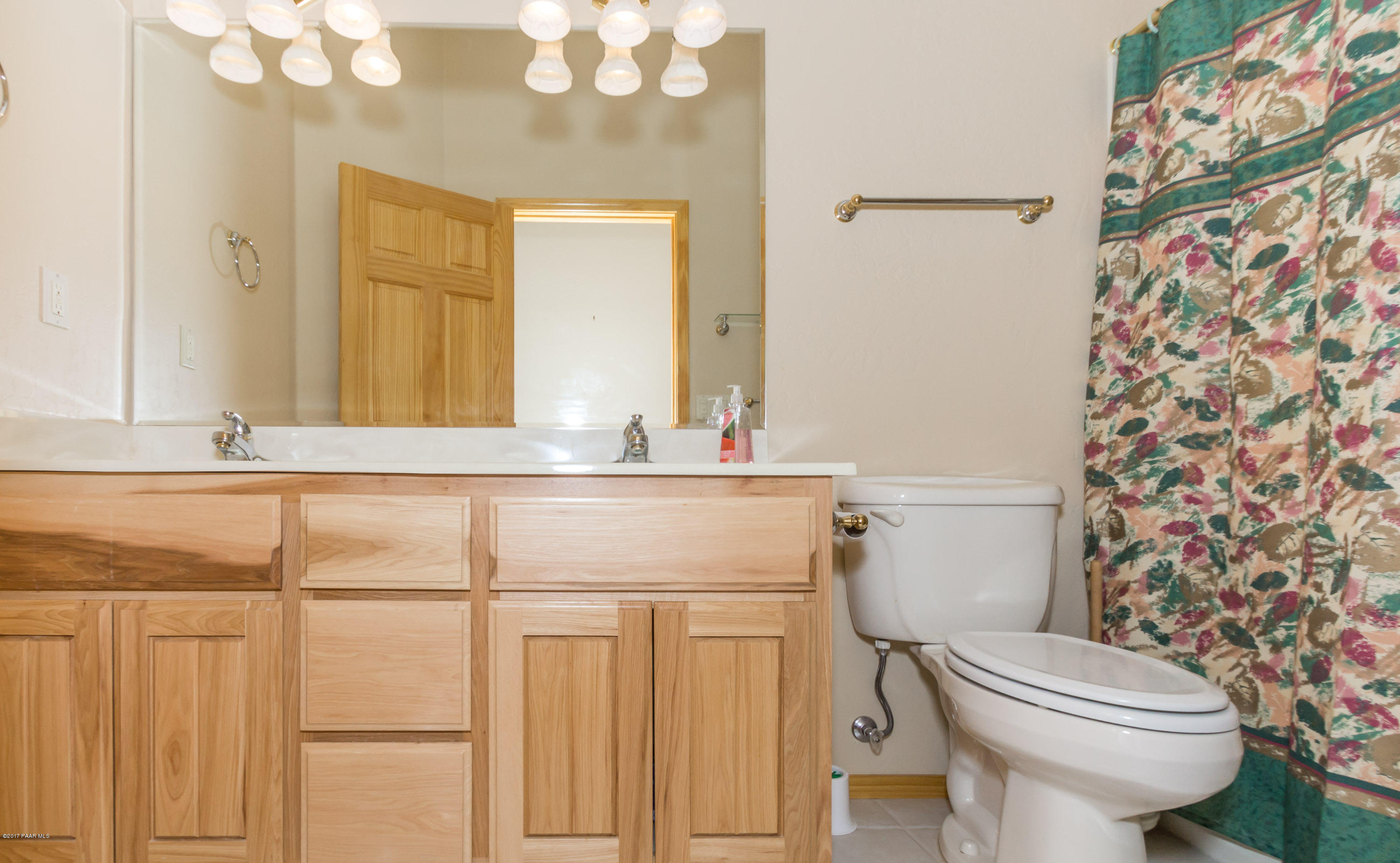 14895 North Hope Rose Road Prescott, AZ 86305 - Photo 18 of 26 010_Guest Bathroom