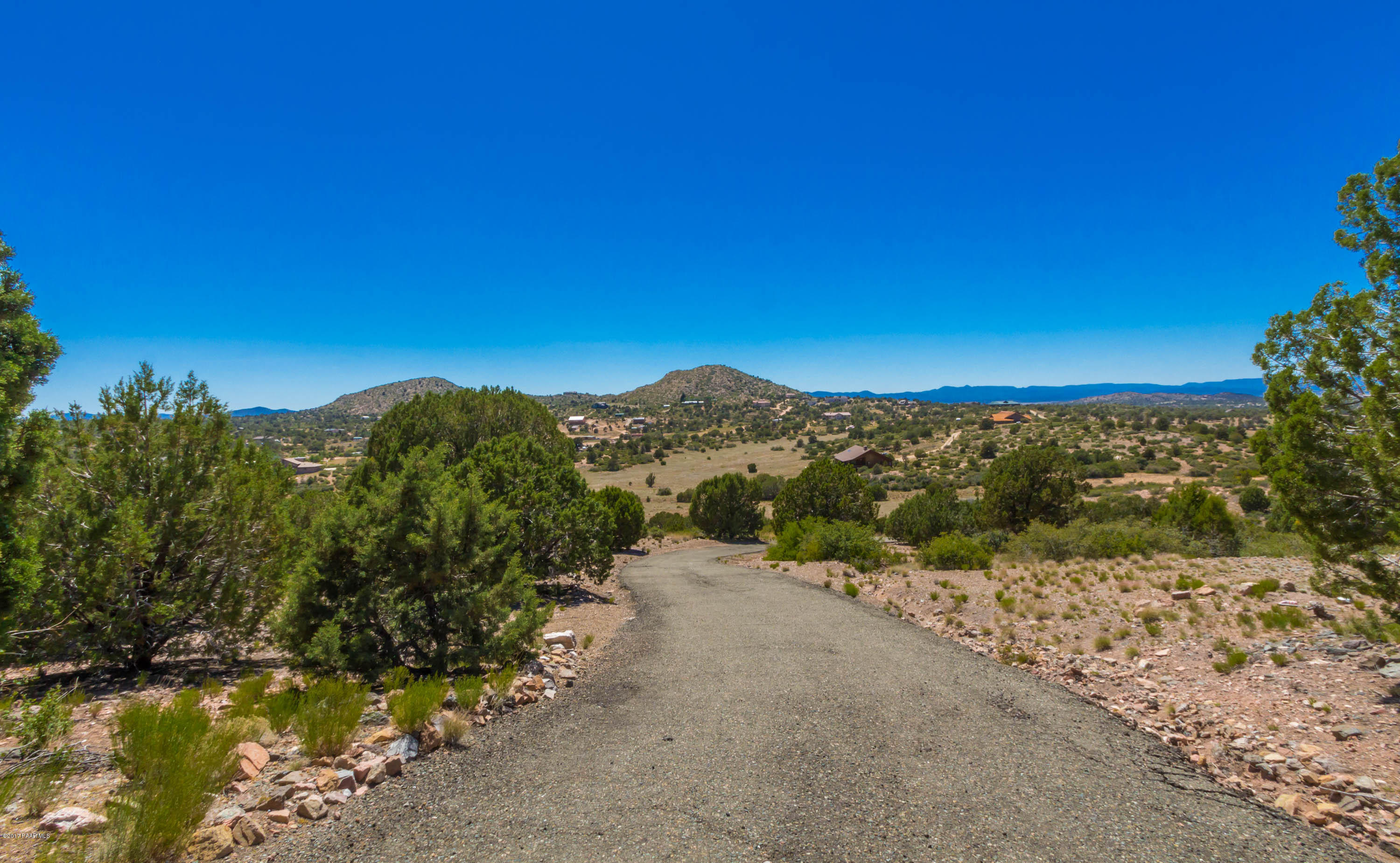 14895 North Hope Rose Road Prescott, AZ 86305 - Photo 24 of 26 015_Driveway