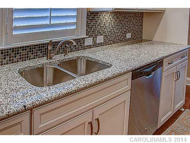 565 Channel Road Lake Wylie, SC 29710 - Photo 5 of 16 Gallery Image 5