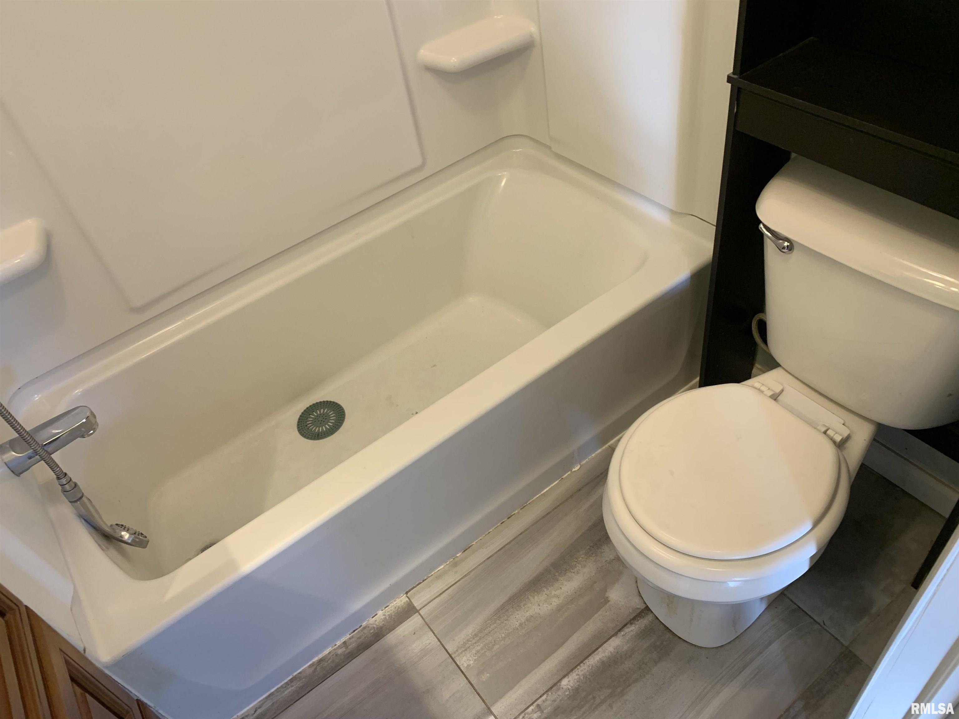 1109 Southwest 5th Street Aledo, IL 61231 - Photo 11 of 26