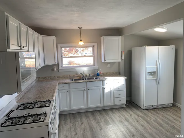 $84,500 | 1109 Southwest 5th Street, Aledo, IL 61231