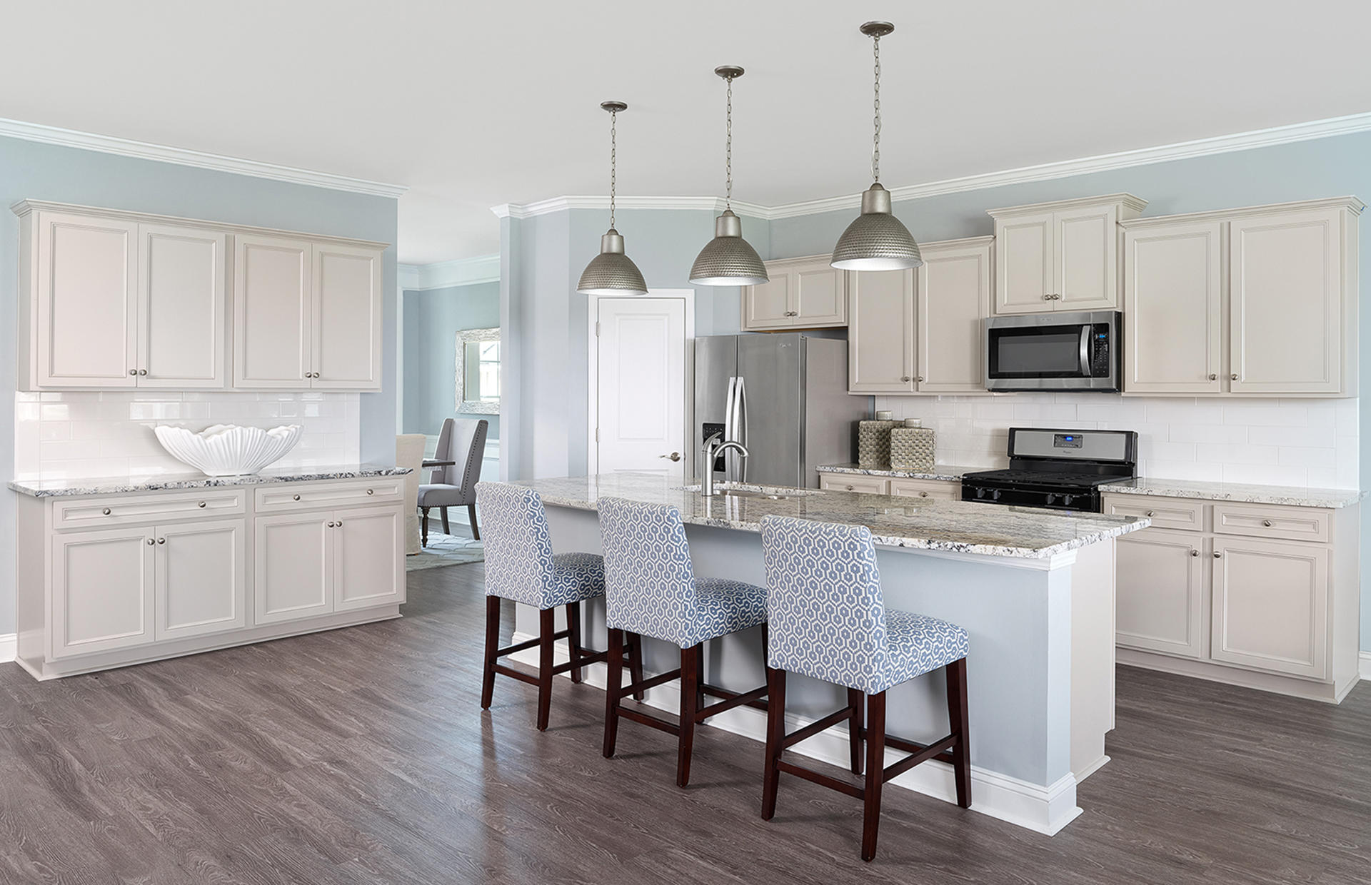 137 Hayworth Road Summerville, SC 29486 - Photo 6 of 11 Kitchen cabinets