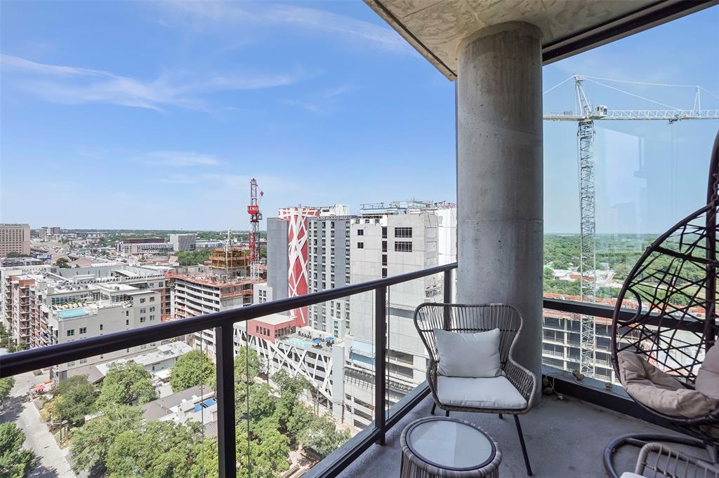 70 Rainey Street, Unit 1409 Austin, TX 78701 - Photo 21 of 38 Balcony with a view of city