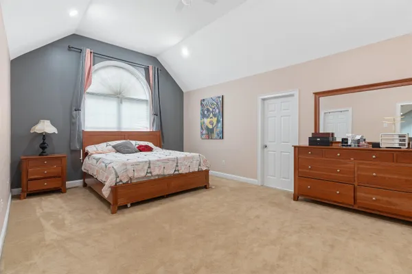 $5,000 | 6 Tanglewood Drive, Nashua, NH 03062