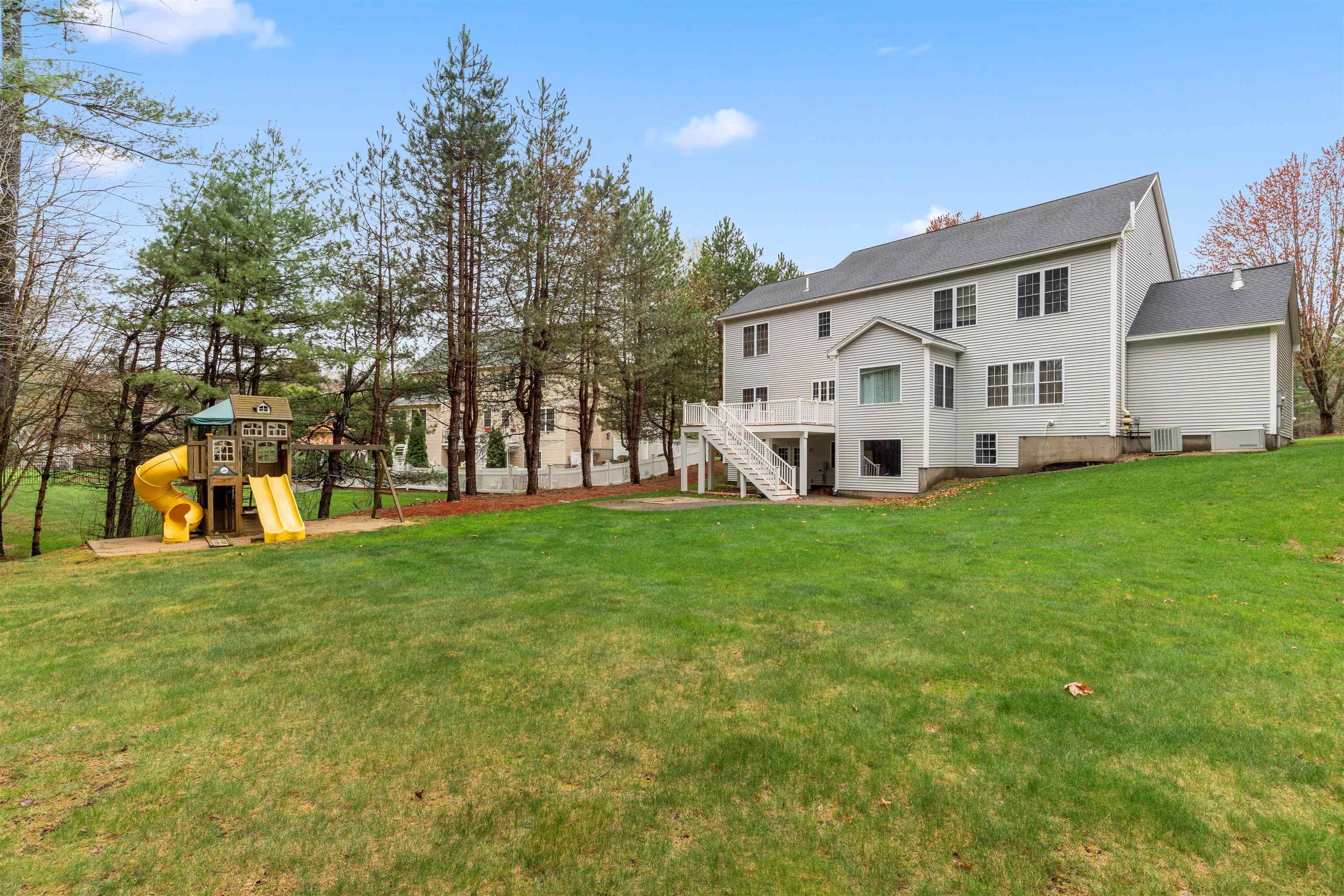 6 Tanglewood Drive Nashua, NH 03062 - Photo 3 of 21