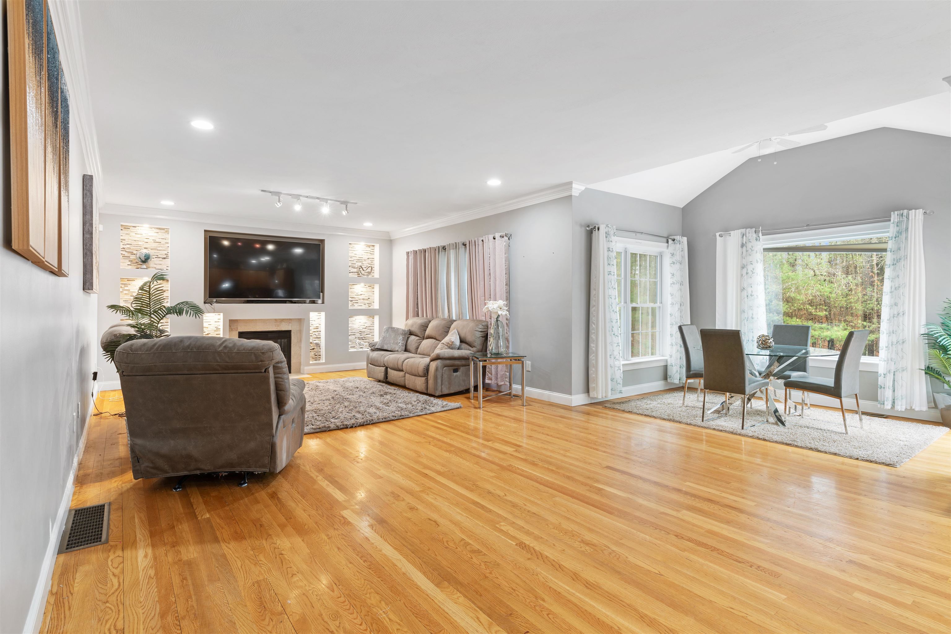 6 Tanglewood Drive Nashua, NH 03062 - Photo 9 of 21