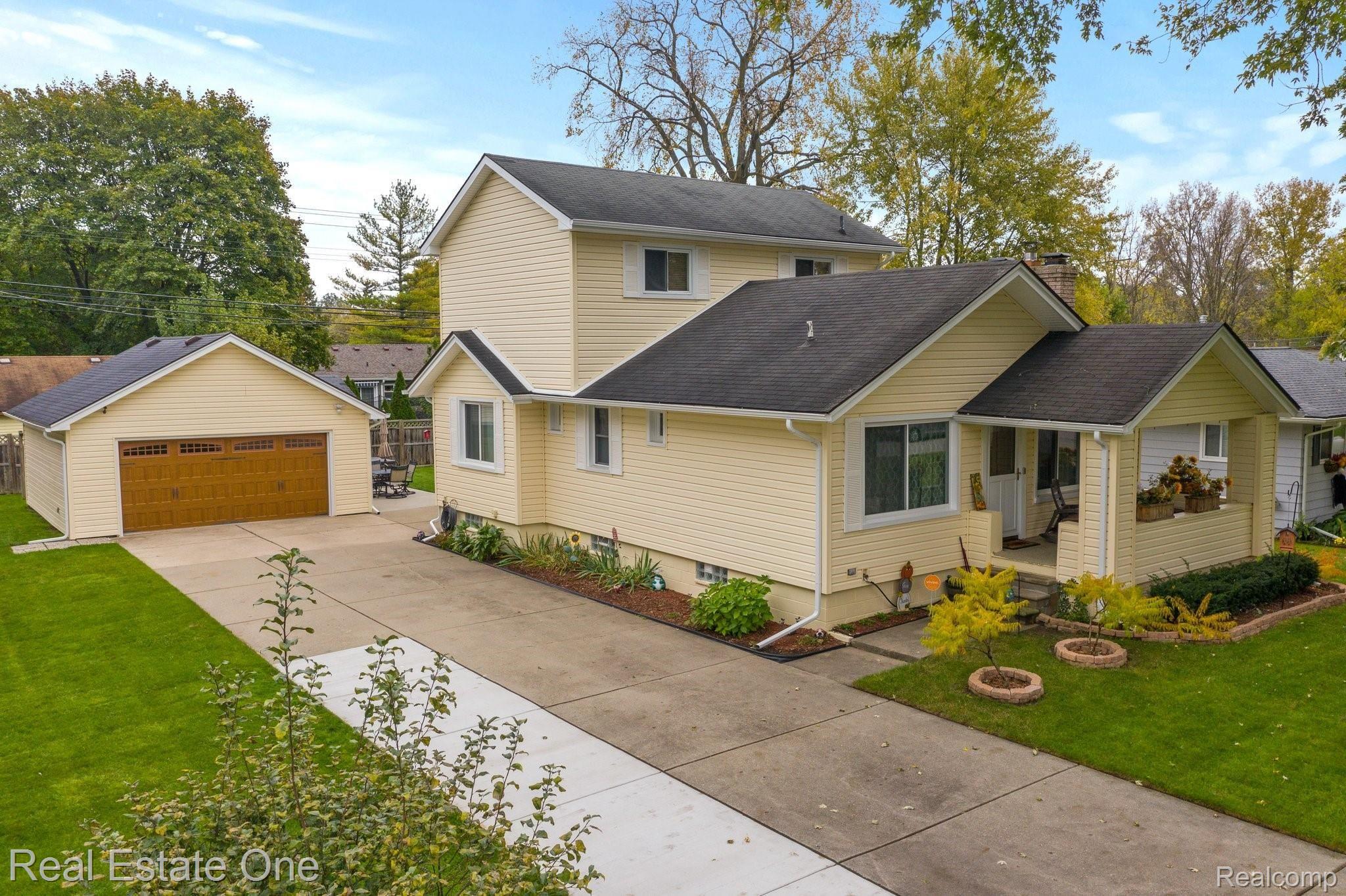2721 Culbertson Avenue Rochester, MI 48307 - Photo 1 of 52 WELCOME TO 2721 CULBERTSON AVENUE!!