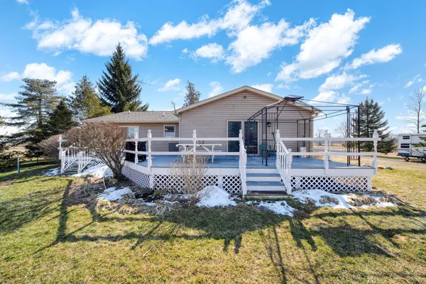 $435,000 | 18598 Bradstreet Road, Hudson, MI 49247