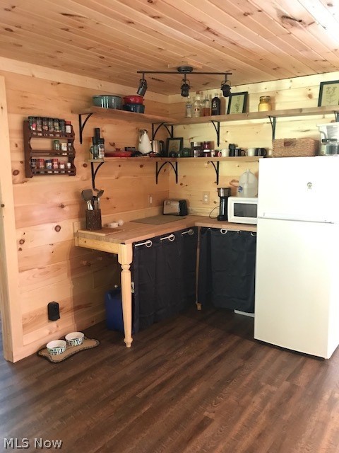15637 Delaware Road Southwest Newcomerstown, OH 43832 - Photo 8 of 22 Gallery Image 8