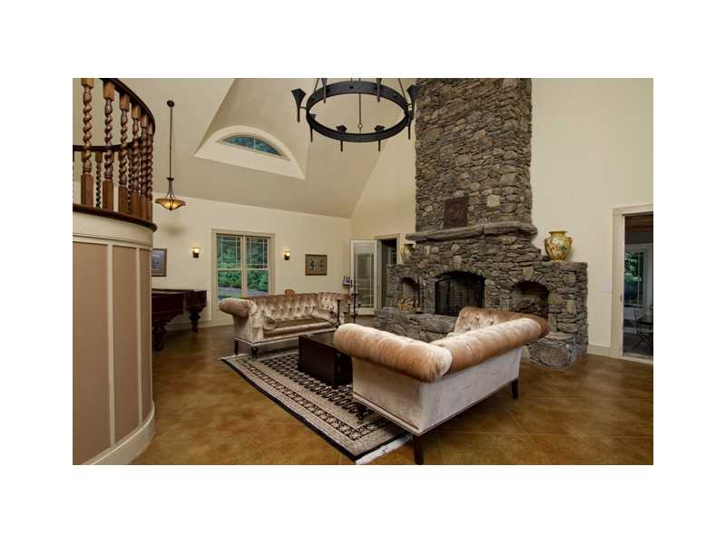 125 Pond House Road North Smithfield, RI 02896 - Photo 6 of 25 Den/Family/Great Room.