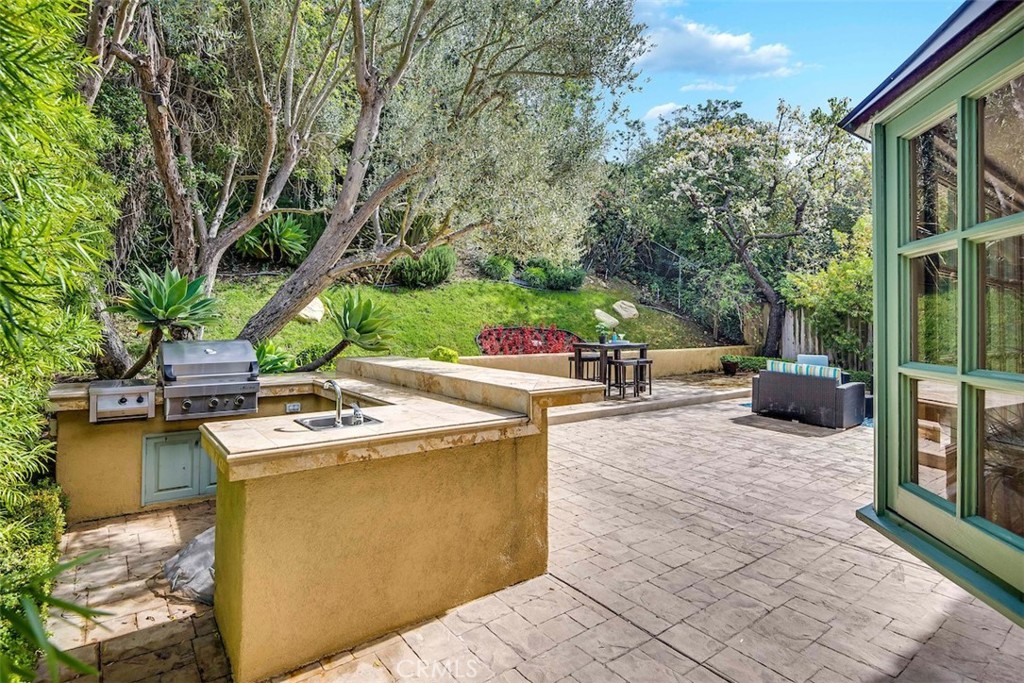 29014 Warnick Road Rancho Palos Verdes, CA 90275 - Photo 26 of 29 Great barbeque area