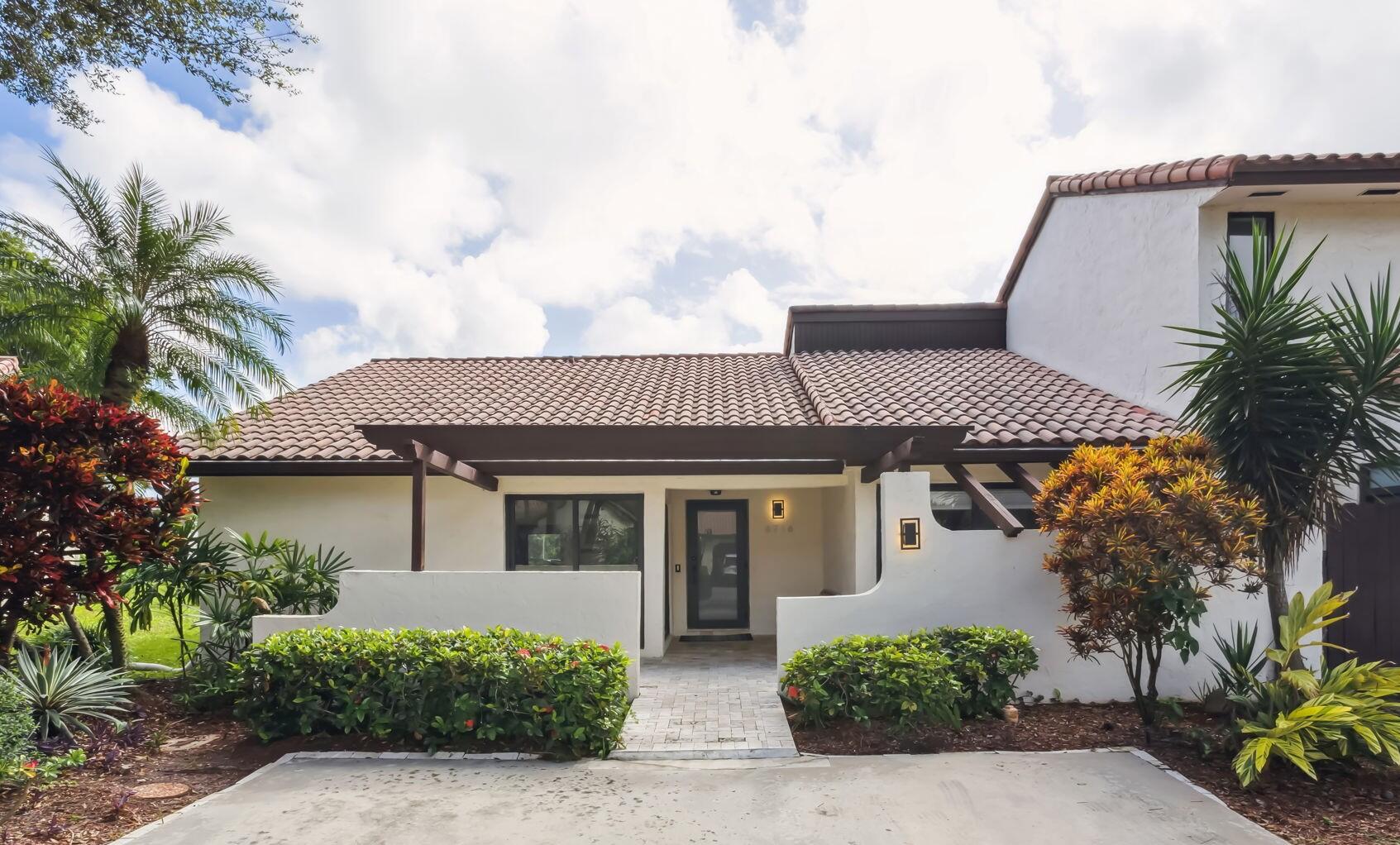6716 Tiburon Circle Boca Raton, FL 33433 - Photo 5 of 22 Light front