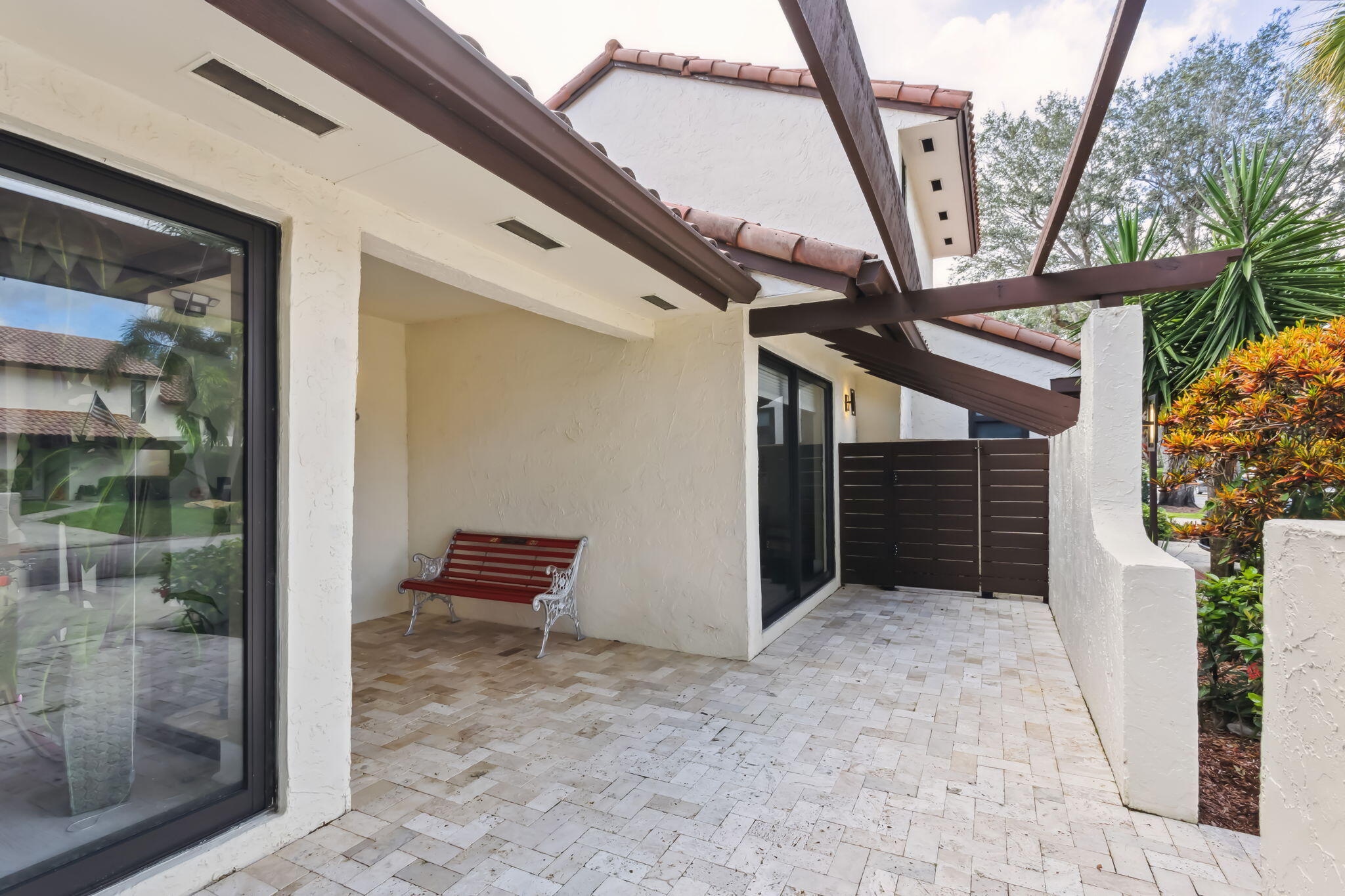 6716 Tiburon Circle Boca Raton, FL 33433 - Photo 7 of 22 Light front3