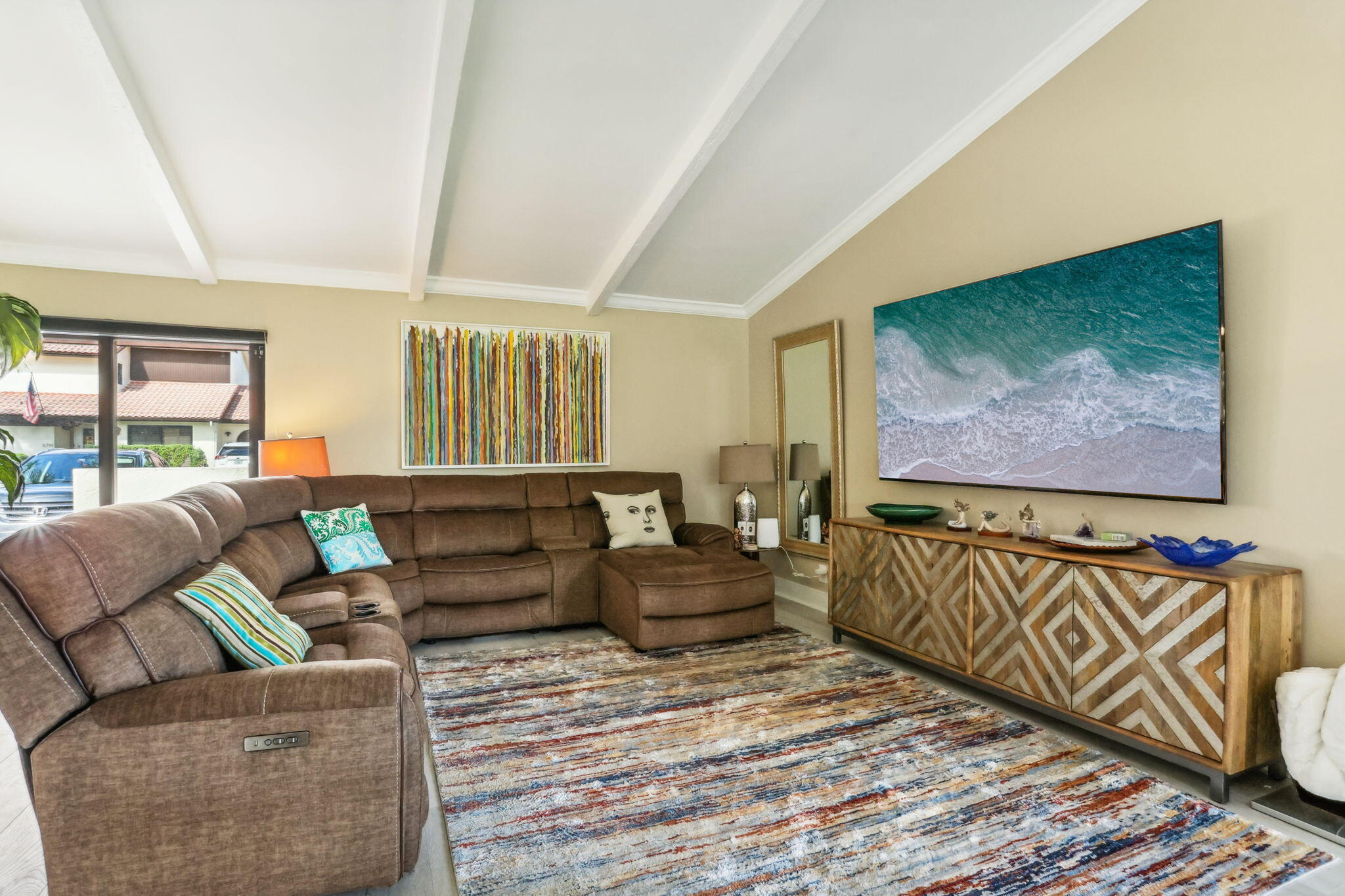 6716 Tiburon Circle Boca Raton, FL 33433 - Photo 9 of 22 Light living room