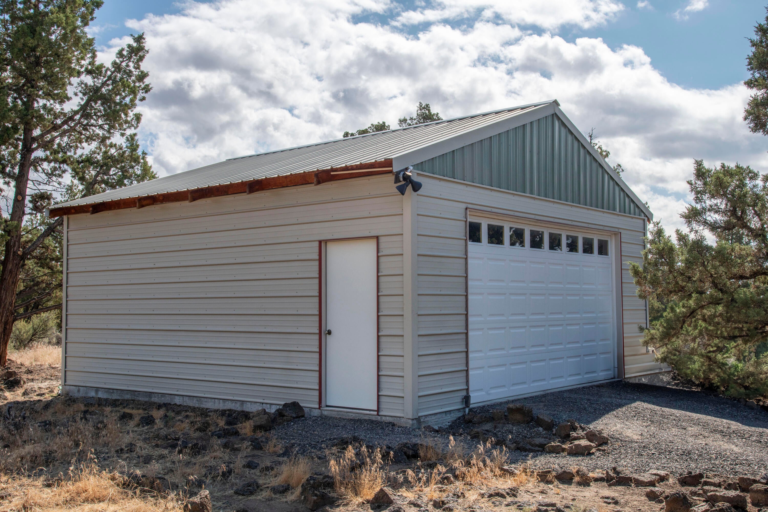 64401 Deschutes Market Road Bend, OR 97701 - Photo 19 of 37 64401 Deschutes Market Rd - 19
