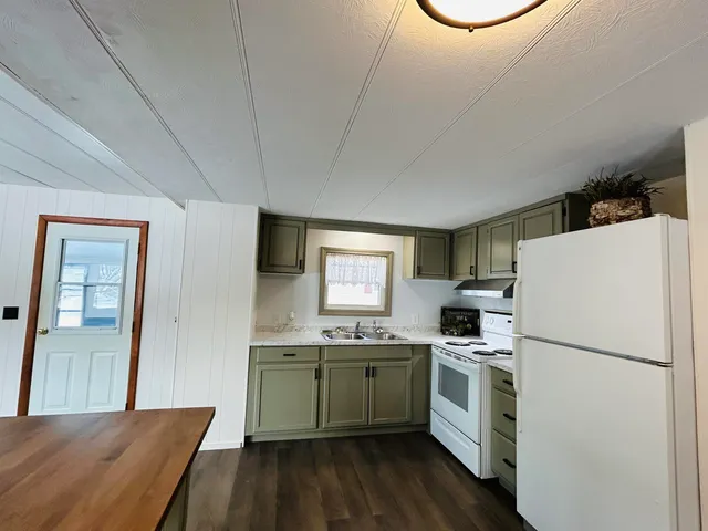 $69,900 | 4 Cedar Street, Colebrook, NH 03576