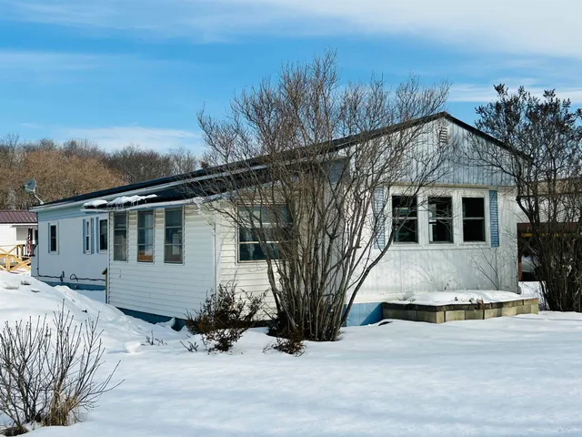 $69,900 | 4 Cedar Street, Colebrook, NH 03576