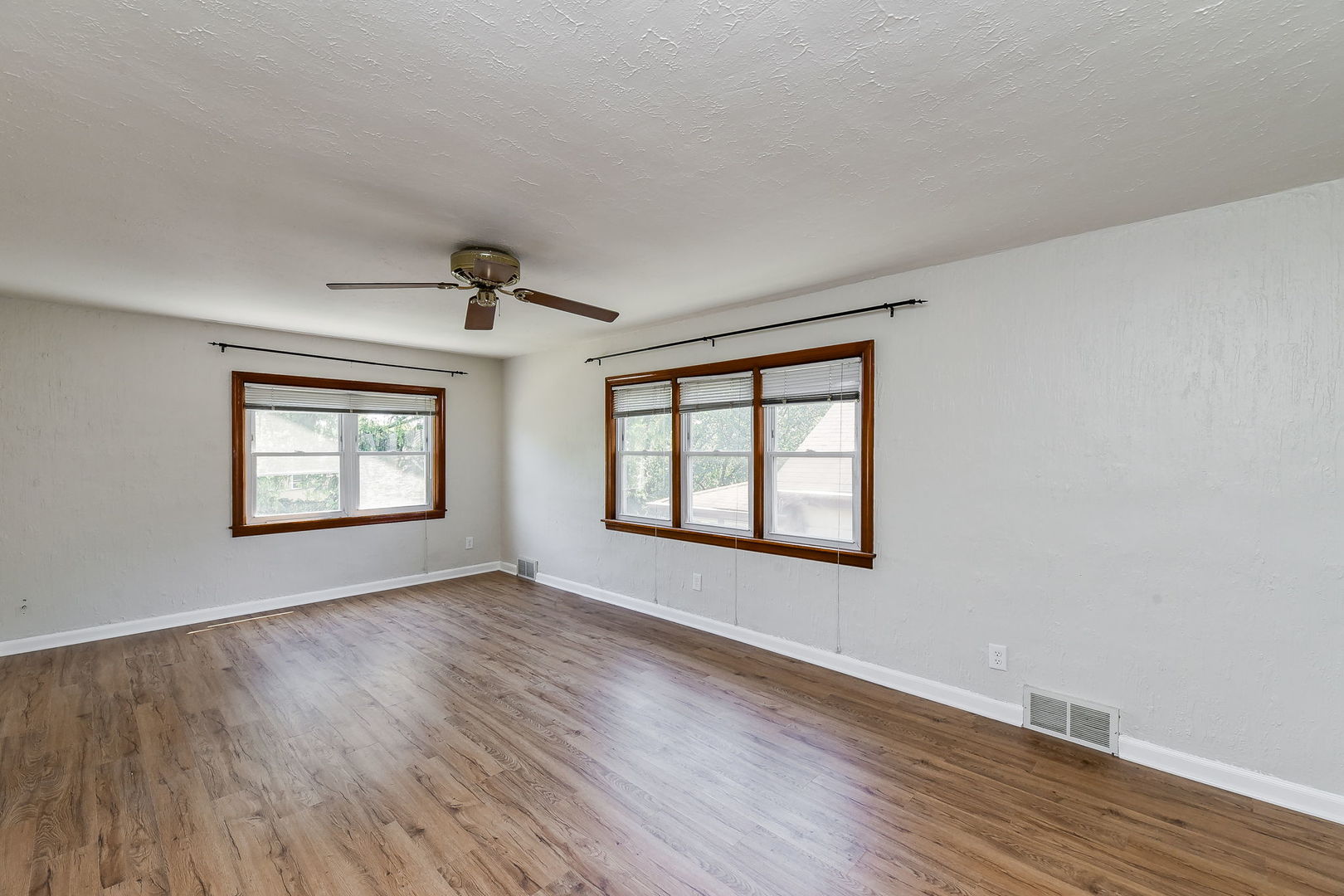 716 Walnut Street, Unit 2 Lemont, IL 60439 - Photo 2 of 10