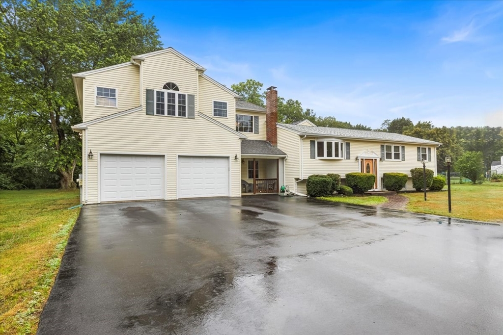 95 Tecumseh Drive Hanover, MA 02339 - Photo 3 of 42