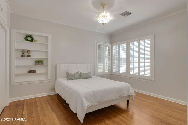 $869,000 | 128 Oakview Boulevard, Lafayette, LA 70503