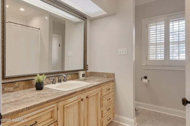 $869,000 | 128 Oakview Boulevard, Lafayette, LA 70503