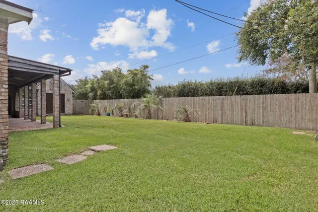 $869,000 | 128 Oakview Boulevard, Lafayette, LA 70503