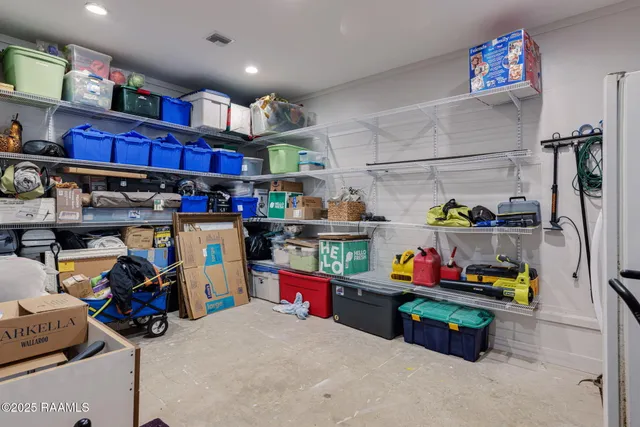 $869,000 | 128 Oakview Boulevard, Lafayette, LA 70503