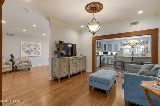 $869,000 | 128 Oakview Boulevard, Lafayette, LA 70503