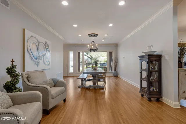 $869,000 | 128 Oakview Boulevard, Lafayette, LA 70503