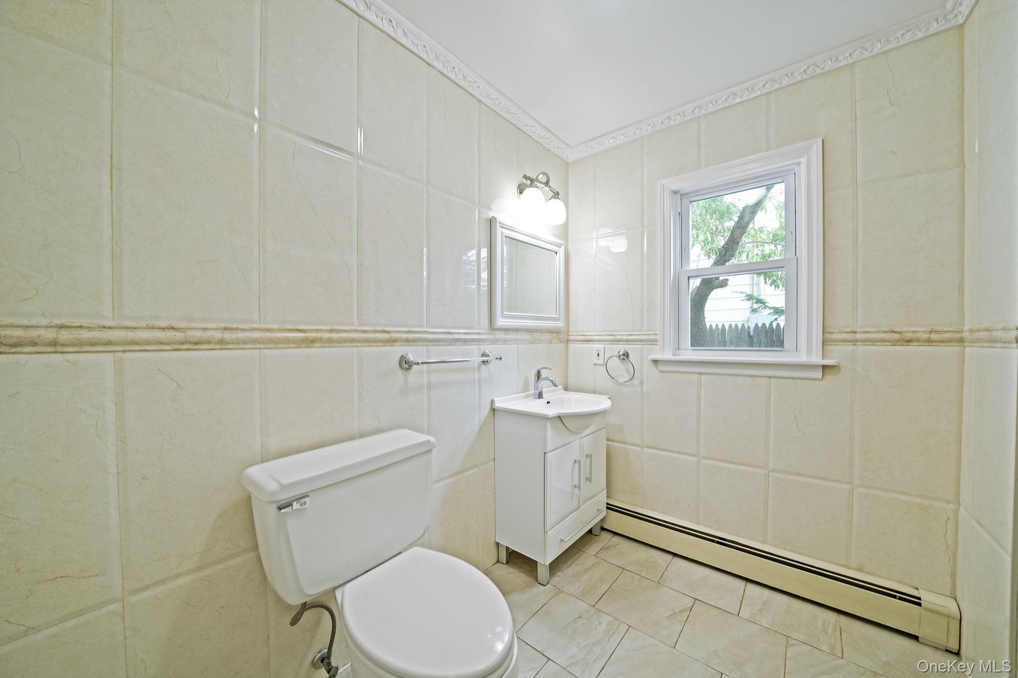 95 Lantern Road Hicksville, NY 11801 - Photo 29 of 36
