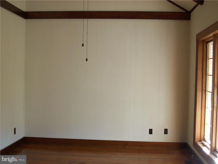 449 Greene Road Warminster, PA 18974 - Photo 4 of 18 Living Room