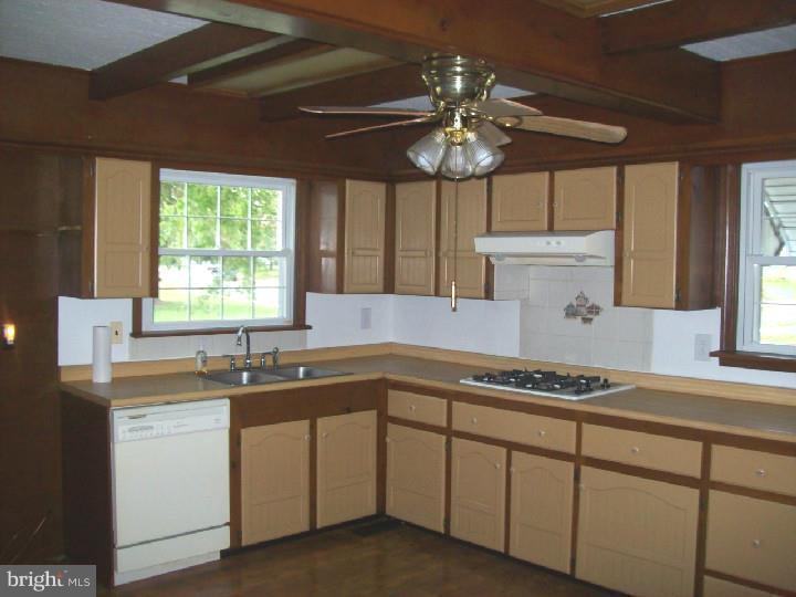 449 Greene Road Warminster, PA 18974 - Photo 5 of 18 Kitchen