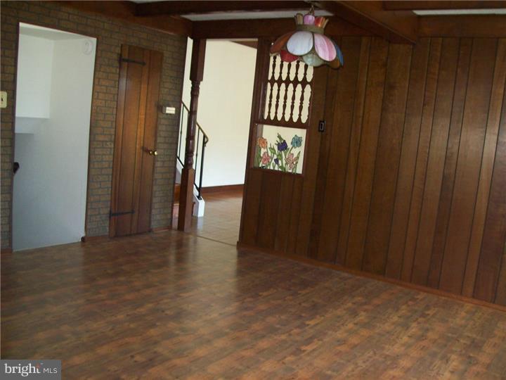449 Greene Road Warminster, PA 18974 - Photo 9 of 18