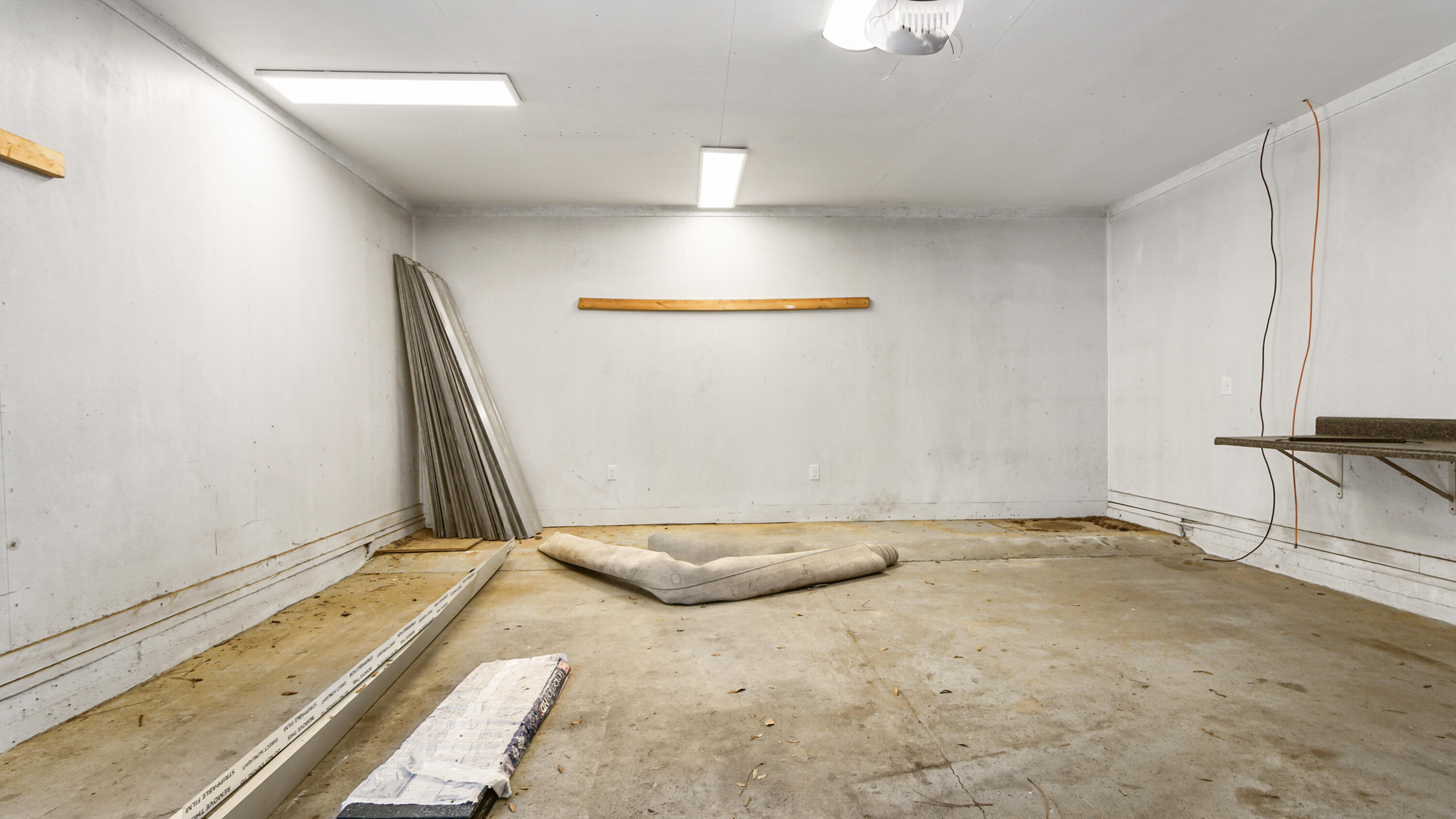 111 Bay Avenue DeFuniak Springs, FL 32435 - Photo 42 of 51 a view of a room with gym equipment