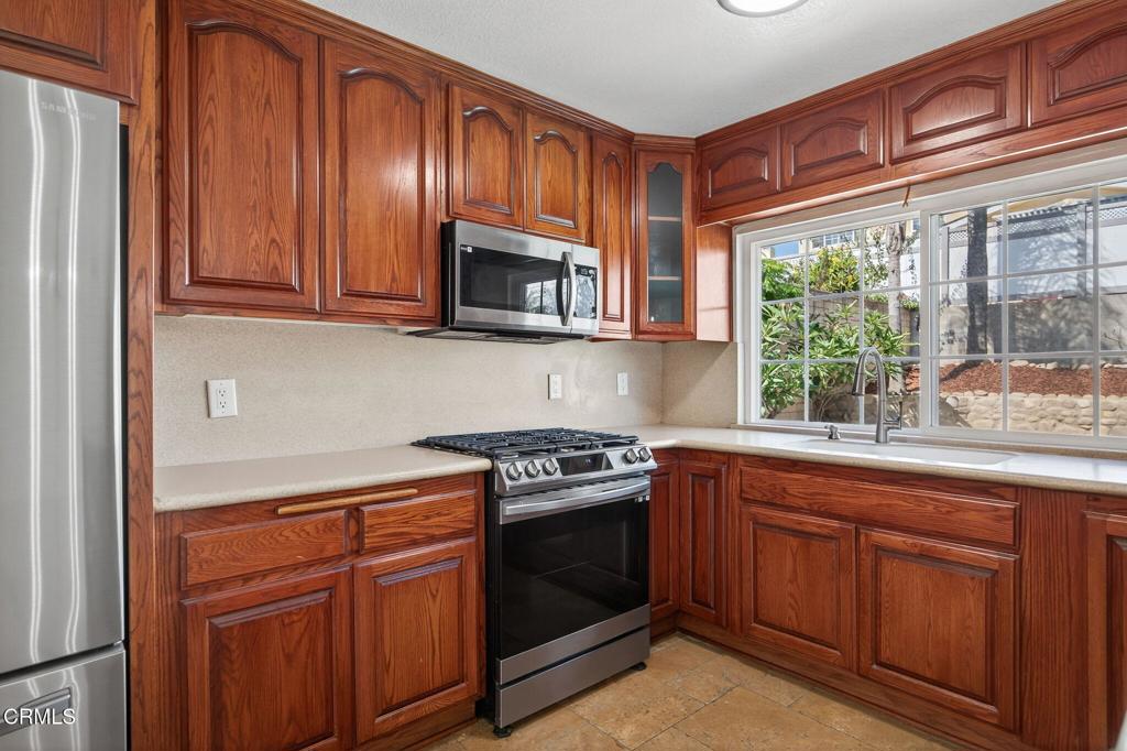 747 Southwick Street Santa Paula, CA 93060 - Photo 16 of 49 16-web-or-mls-016_UpmarketMedia-747Sou05