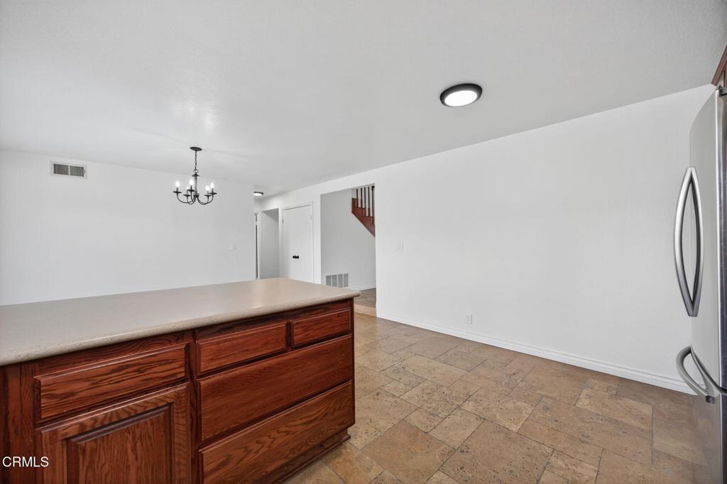 747 Southwick Street Santa Paula, CA 93060 - Photo 18 of 49 18-web-or-mls-018_UpmarketMedia-747Sou06