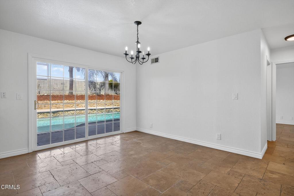 747 Southwick Street Santa Paula, CA 93060 - Photo 20 of 49 20-web-or-mls-020_UpmarketMedia-747Sou07