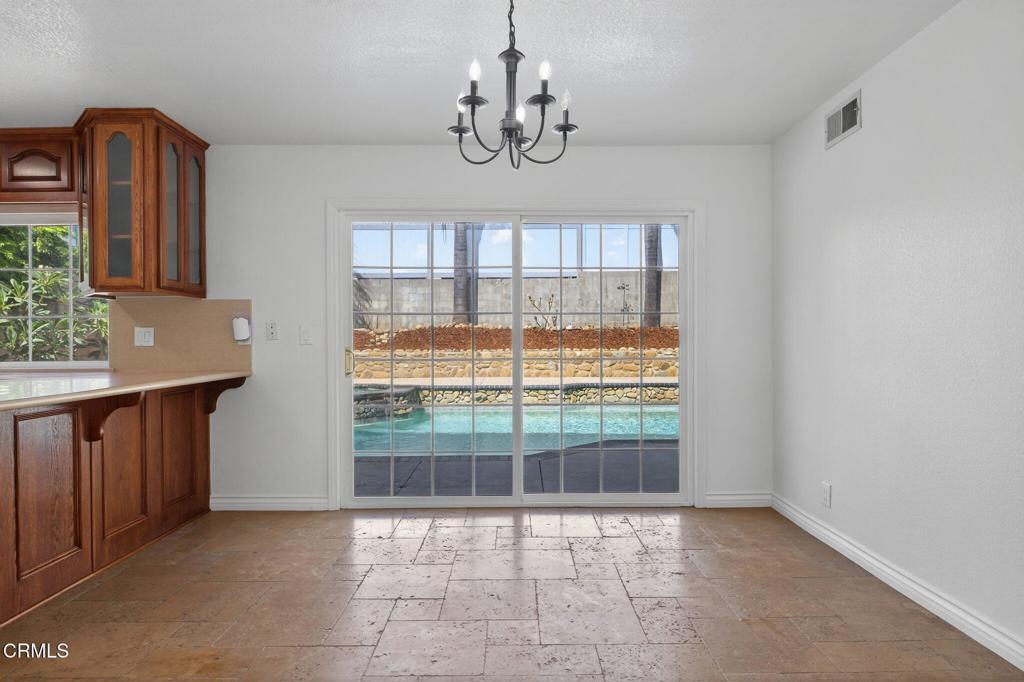 747 Southwick Street Santa Paula, CA 93060 - Photo 21 of 49 21-web-or-mls-021_UpmarketMedia-747Sou08