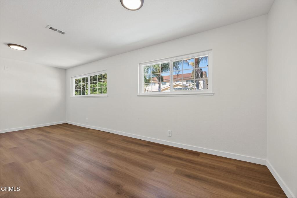 747 Southwick Street Santa Paula, CA 93060 - Photo 28 of 49 28-web-or-mls-028_UpmarketMedia-747Sou11