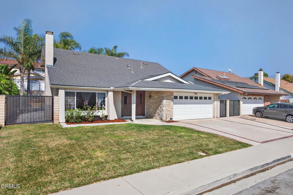 747 Southwick Street Santa Paula, CA 93060 - Photo 3 of 49 3-web-or-mls-005_UpmarketMedia-747Sou014