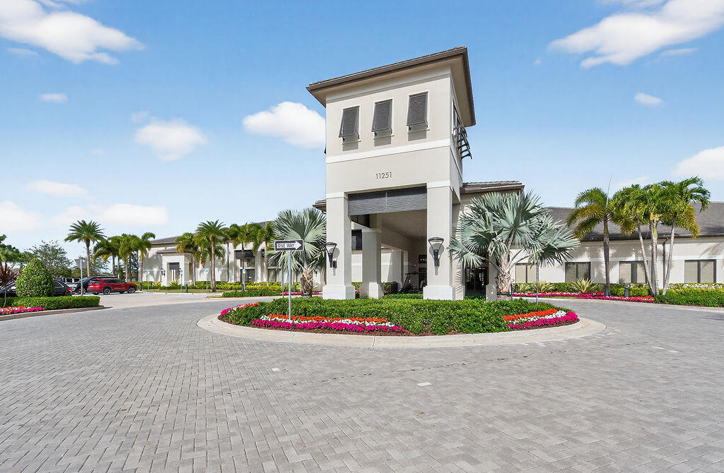 11784 Southwest Sailfish Isles Way Port St. Lucie, FL 34987 - Photo 39 of 77 Front of Social Club