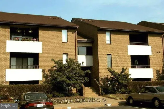 $2,100 | 507 Florida Avenue, Unit 103, Herndon, VA 20170