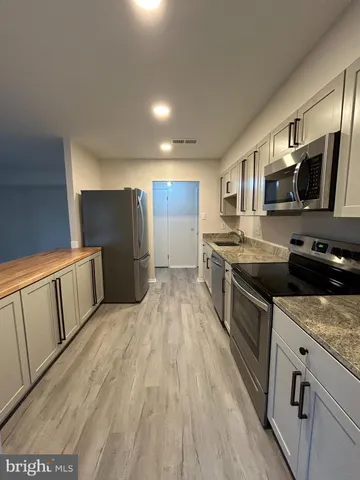 $2,100 | 507 Florida Avenue, Unit 103, Herndon, VA 20170