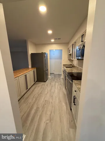 $2,100 | 507 Florida Avenue, Unit 103, Herndon, VA 20170