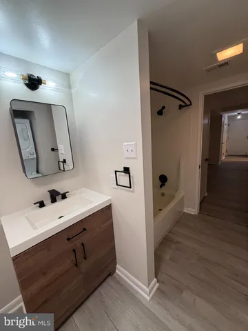 $2,100 | 507 Florida Avenue, Unit 103, Herndon, VA 20170