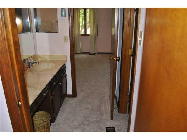 627 Cobblestone Road, Unit 26 3 Avon, IN 46123 - Photo 13 of 20 Gallery Image 13