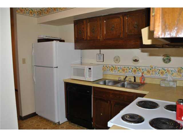 627 Cobblestone Road, Unit 26 3 Avon, IN 46123 - Photo 7 of 20 Gallery Image 7