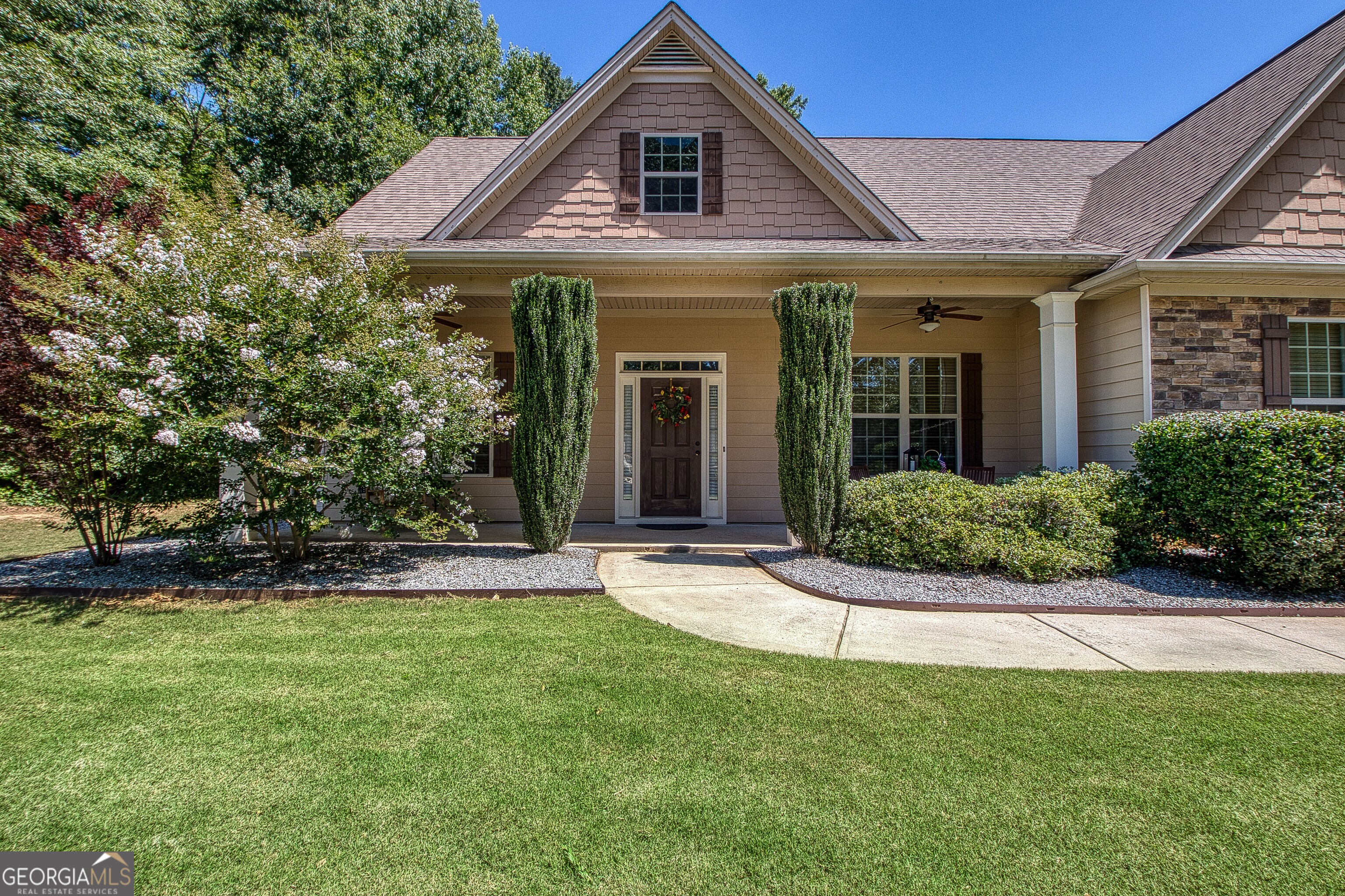374 Austin Storey Circle Newnan, GA 30263 - Photo 6 of 58