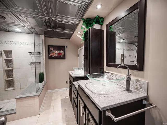 $295,000 | 3723 Stringtown Road, Evansville, IN 47711